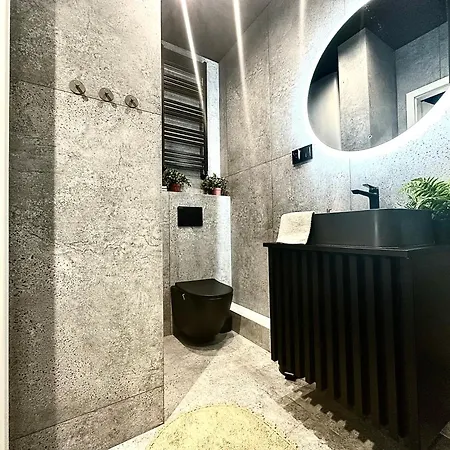 Golden ~ 1000m Main Square ~ Self Check-in 24h Vratislav