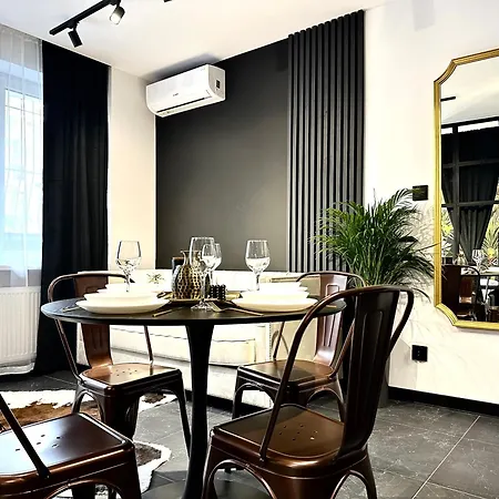 Apartmán Golden ~ 1000m Main Square ~ Self Check-in 24h *