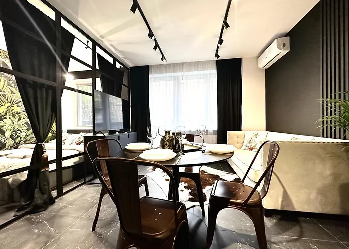 Golden ~ 1000m Main Square ~ Self Check-in 24h Apartment *