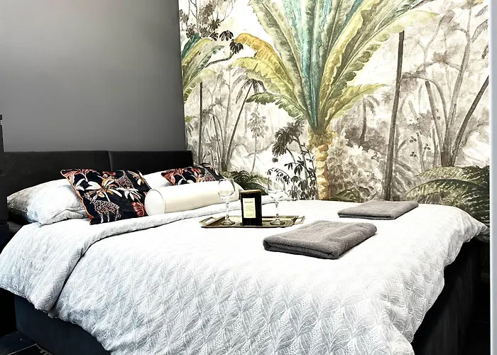 Apartment Golden ~ 1000m Main Square ~ Self Check-in 24h *