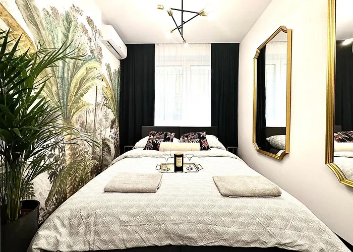 Golden ~ 1000m Main Square ~ Self Check-in 24h Вроцлав